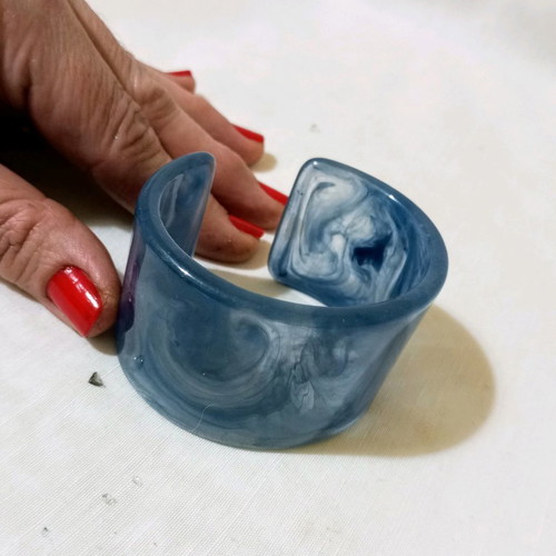 Blue bracelet new acrylic resin cuff style