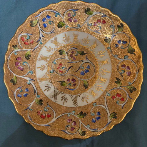 Decorative plate new, handmade from a renowned house