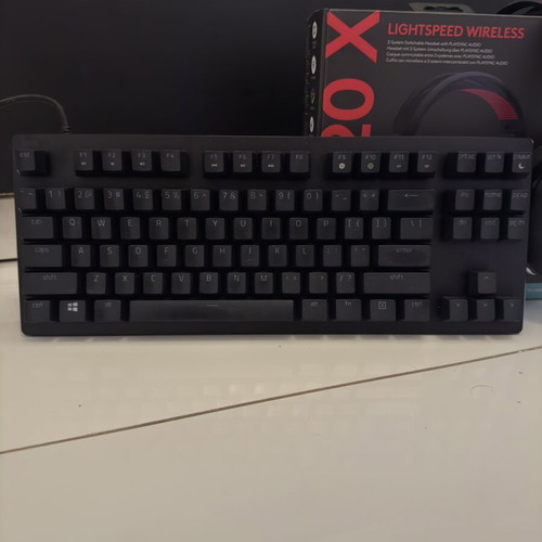 Bundle G Astro A20x Wireless headset and Razer Huntsman Tournament Edition keyboard like new