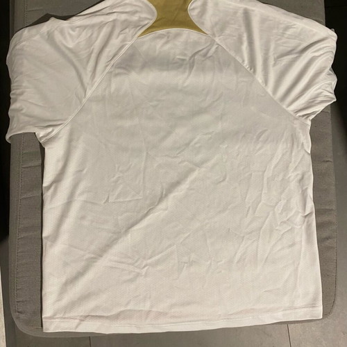 Manchester United jersey size medium like new, authentic