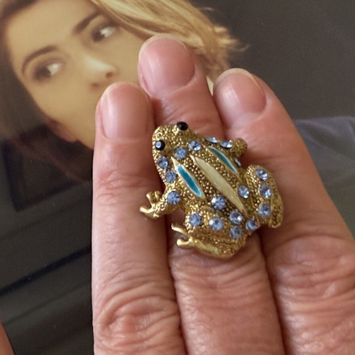 Vintage Czechoslovakian Frog Brooch custom jewellery like new