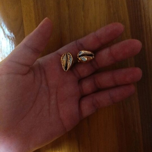 Handmade earrings with gold shells new
