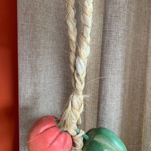 Hanging kitchen decoration with 12 wooden vegetables new