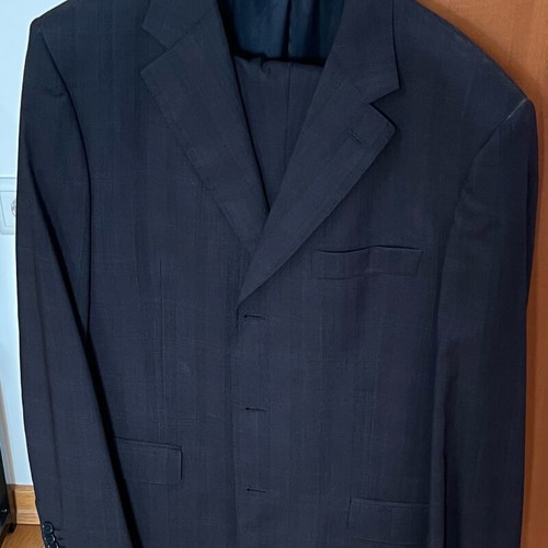 Костюми и кадифено сако като нови, включително Cerutti, Tommy Hilfiger, Ermenegildo Zegna
