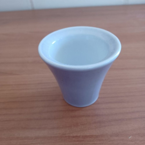 Ceramic flowerpot like new, height 8 cm