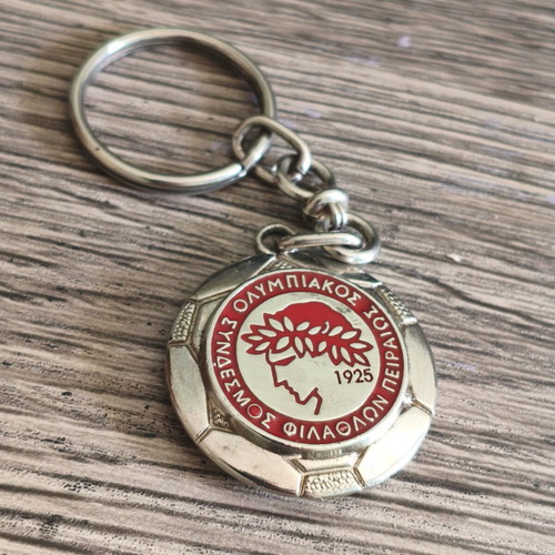 Olympiacos football metal keychain used