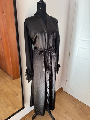 Satin house robe black long like new Med