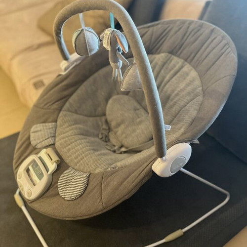 Mamas&Papas Relax like new with vibration, music and toys