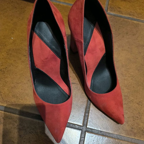 Shoes size 39 red pumps like new