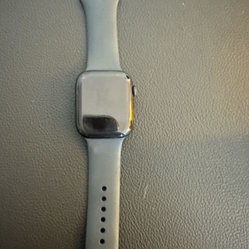 Apple Watch 7 45cm like new with screen protectors