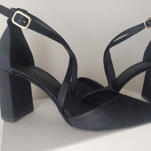 Black satin pumps with thick heel and crisscross strap like new, size 38
