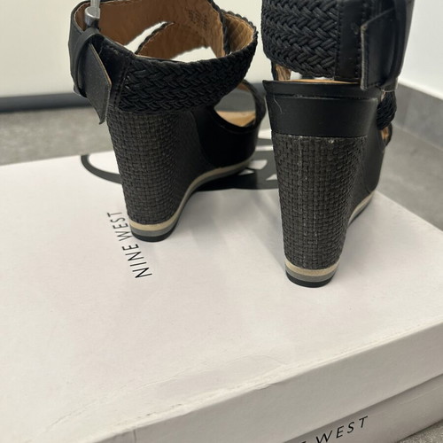 Nine West platform sandals size 37 like new black