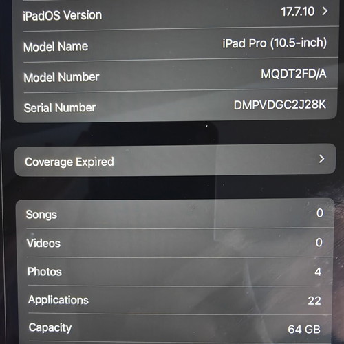 Apple iPad Pro 10.5 with Apple Pencil 1st Gen and Dodocool keyboard case