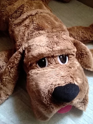 Large plush dog in brown color like new