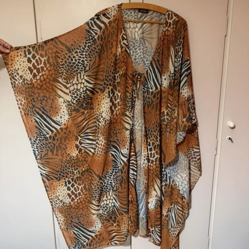 Batwing style kaftan tunic in excellent condition, brown and orange