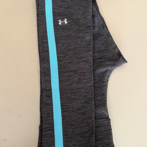 Under Armour women's sports set like new, size S/M