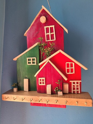 Handmade large key holder, new, 10 upper and 3 lower key slots