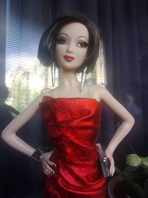 Barbie City Shine collector doll like new