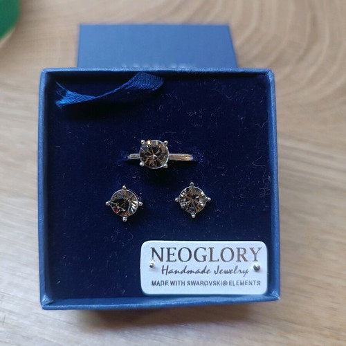 Jewelry set with ring and earrings, new, silver with Swarovski