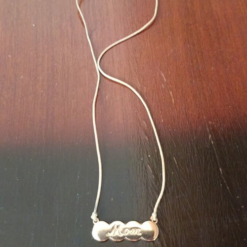 Mother necklace like new