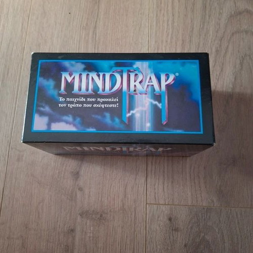 Mindtrap Retro Board Game '90 Collectible Like New
