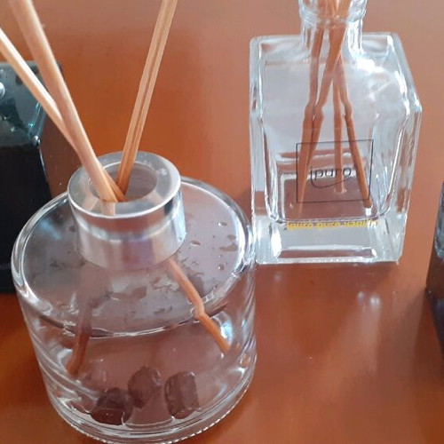 Jars for liquid room fragrance 4 pcs like new
