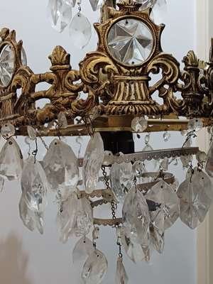 Chandelier with four lamps used