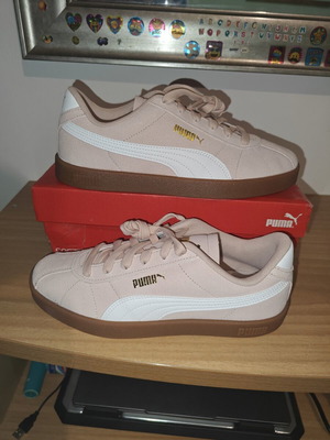 Puma Club II αθλητικά καινούργια, άσπρα και ροζ, μέγεθος 39