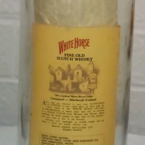 White Horse Whisky collectible bottle like new 94.5cl