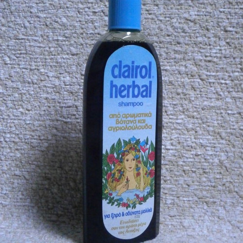 Clairol Herbal Shampoo 300 ml new without box