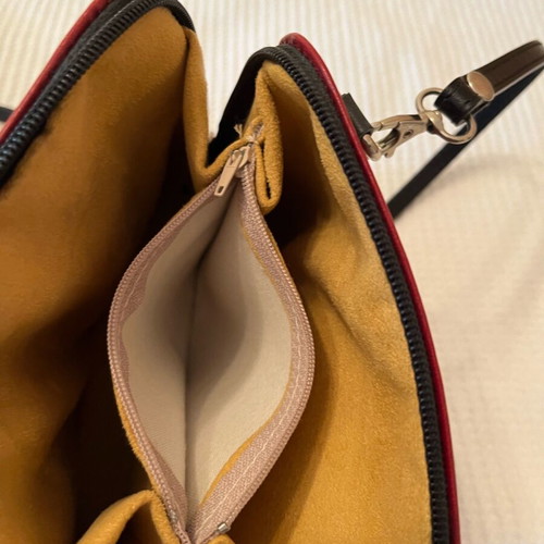 Vera Pelle red crossbody bag like new
