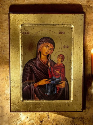 Saint Anna wooden icon handmade with gold leaf in excellent condition