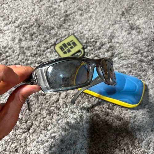 Arnette kids sunglasses, dark grey frame, black lenses