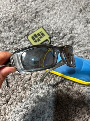 Arnette kids sunglasses, dark grey frame, black lenses