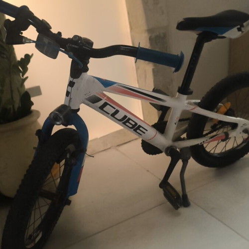 Cube kids bike 16 inches like new, white mountain