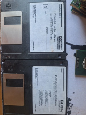 Floppy disks used, unknown functionality
