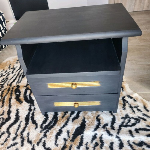 Wooden nightstand used with chalk paint in very good condition
