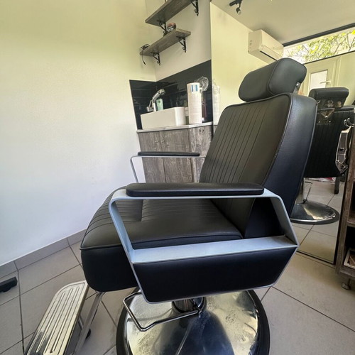Barber chair used in very good condition