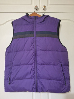 Benetton purple sleeveless jacket like new unisex