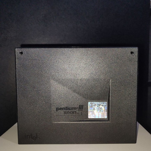 Xeon Pentium III 700MHz 1MB Cache 100MHz 2.8v used