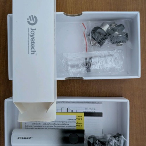 Joyetech Exceed D19 like new with two atomizers and coils