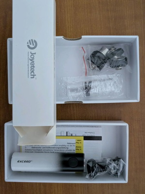 Joyetech Exceed D19 like new with two atomizers and coils