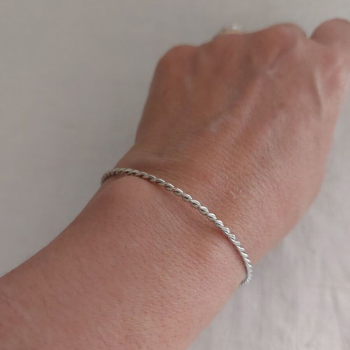 Bracelet from stainless steel like new, thin and light, silver color