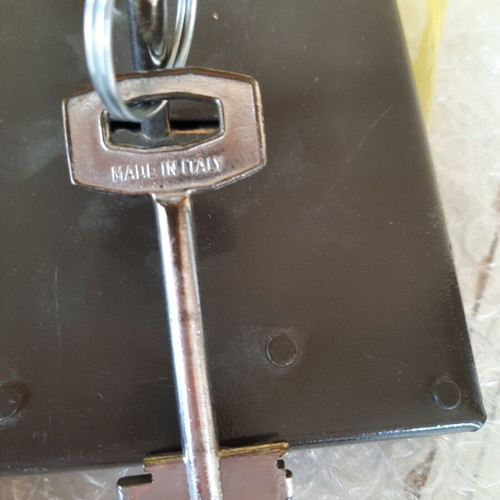 Door lock used for apartment entrance
