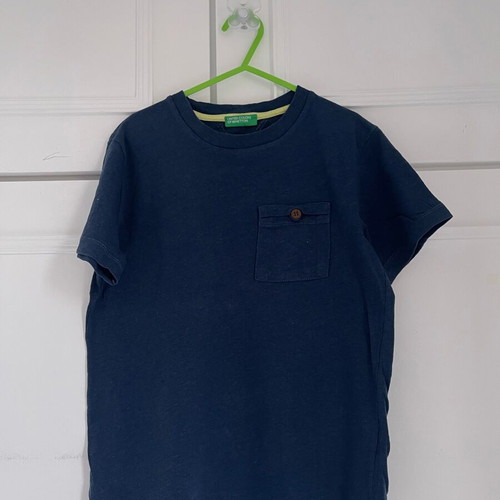 Benetton boys' t-shirt with pocket like new, size 122 cm, blue