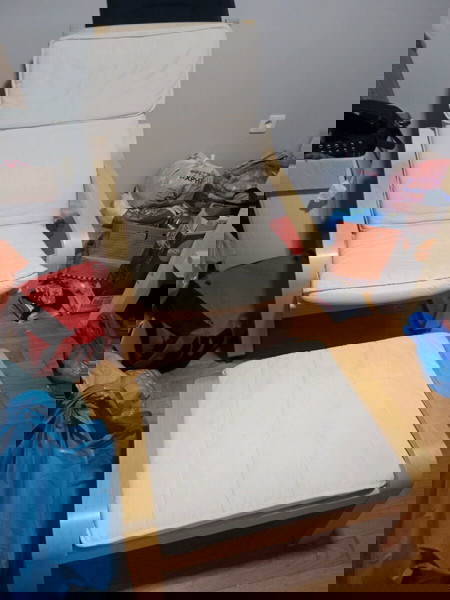 πολυθρόνα και υποπόδιο