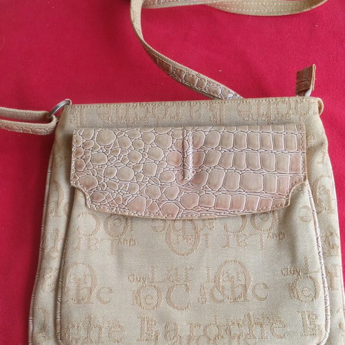 Guy Laroche women's shoulder bag vintage used, beige