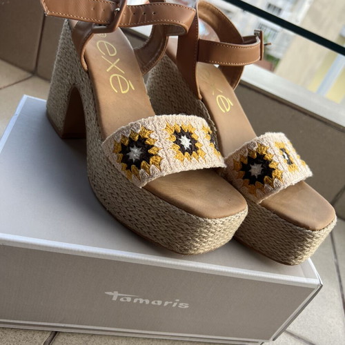 Exe platform sandals like new, size 37, beige and yellow