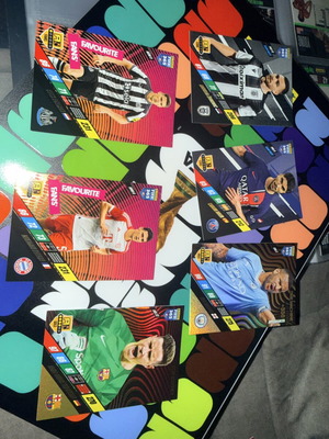 FIFA 365 cards like new, 2 fans favorite, 2 legend, 2 classic