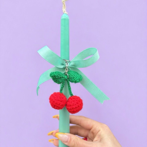 Handmade Easter candles with plant-based scented wax and amigurumi keychains